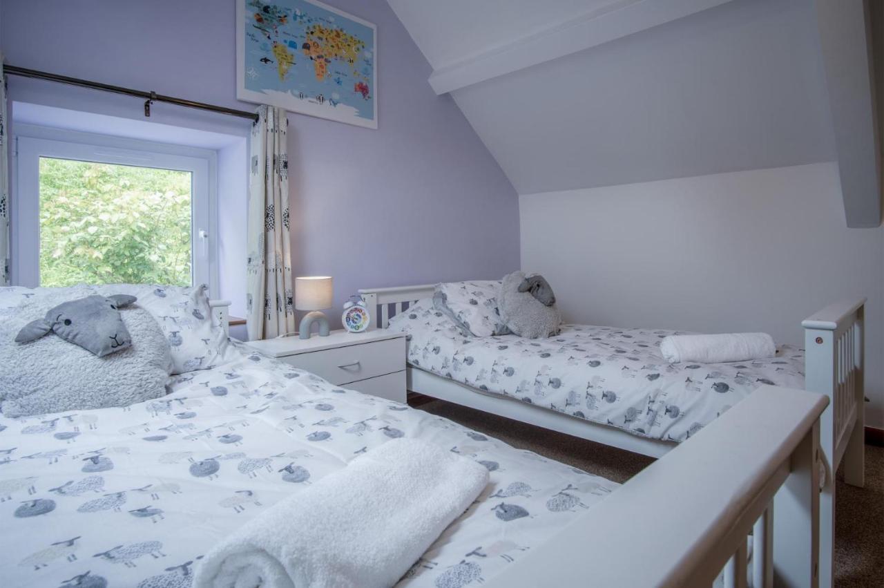 Tucking Mill - 3 Bedroom Holiday Home - Stepaside Stepaside  Dış mekan fotoğraf